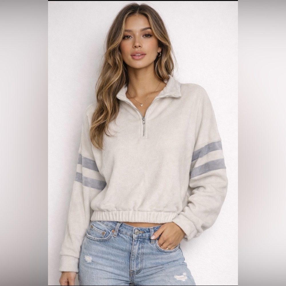 POL!! POL!!! Cream & Grey Velour Crop Quarter Sleeve Zip-Up Track Pullover - Picture 1 of 6